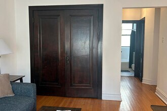 1915 W Larchmont Ave, Unit 1911-2B in Chicago, IL - Building Photo - Building Photo