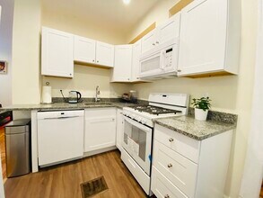 23 Charnwood Rd in Somerville, MA - Building Photo - Building Photo