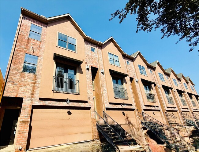 953 Yale St in Houston, TX - Building Photo - Building Photo