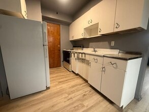 4201 Rocky River Dr in Cleveland, OH - Foto de edificio - Building Photo