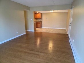 1665 Coach Dr in Naperville, IL - Building Photo - Building Photo