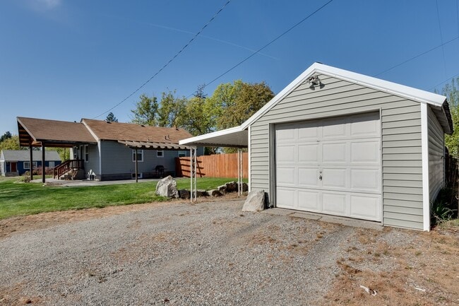 1504 W Kiernan Ave in Spokane, WA - Building Photo - Building Photo