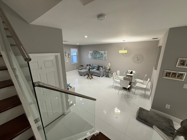 10775 NW 81st Ln in Doral, FL - Building Photo - Building Photo