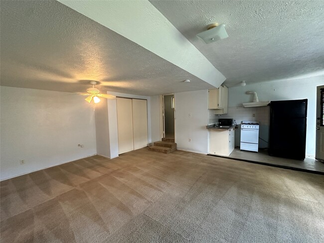 property at 4430-4432 Bell St