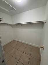 8735 NW 39th St in Sunrise, FL - Building Photo - Building Photo