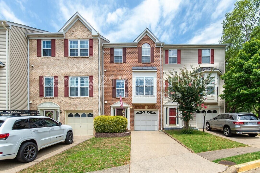 5522 Jowett Ct in Alexandria, VA - Building Photo