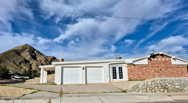 property at 4700 Louisiana St