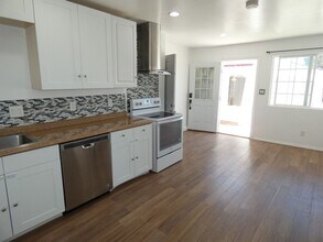 1293 Oak Knoll Rd in Santa Maria, CA - Building Photo - Building Photo