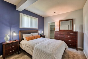 Heather Hill in Temple Hills, MD - Building Photo