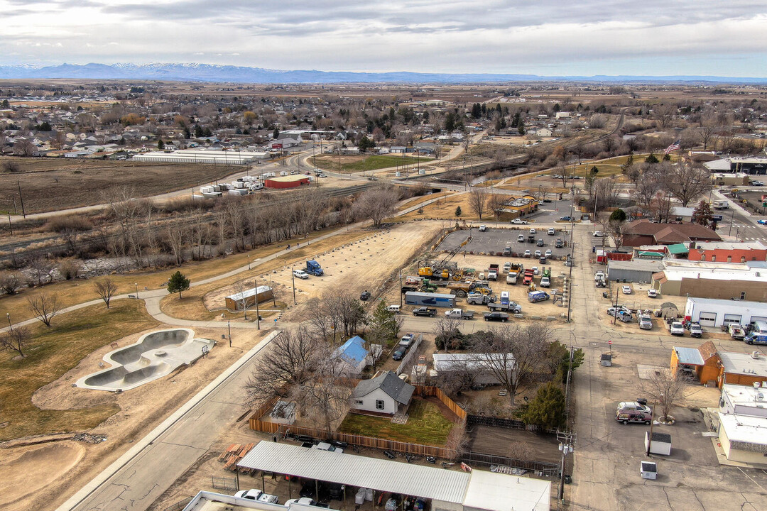 218 N Avenue C in Kuna, ID - Building Photo