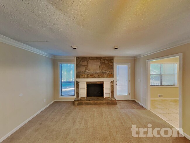 5040 Sumit Wood Dr NW in Kennesaw, GA - Foto de edificio - Building Photo