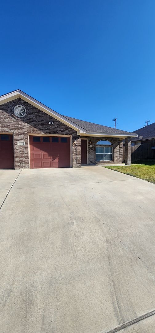 5808 Aquarius Dr