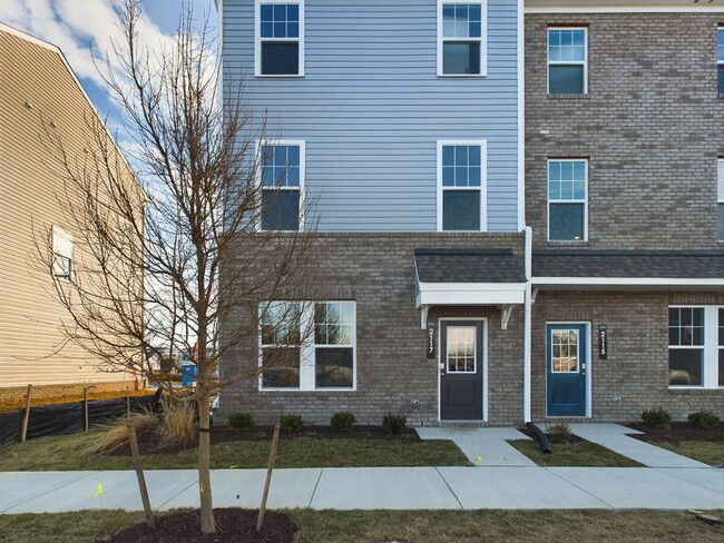 2117 Grand Reserve Ln in Richmond, VA - Foto de edificio - Building Photo