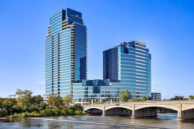 335 Bridge St NW, Unit 2903 in Grand Rapids, MI - Foto de edificio - Building Photo