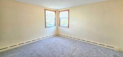21 Meadowside Rd in Milford, CT - Building Photo - Building Photo