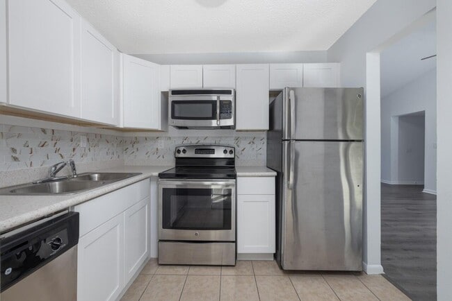 1401 NE 14th Ct in Jensen Beach, FL - Building Photo - Building Photo