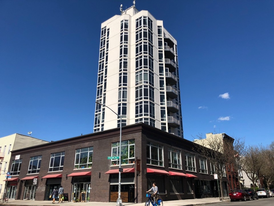 200 Franklin St in Brooklyn, NY - Building Photo