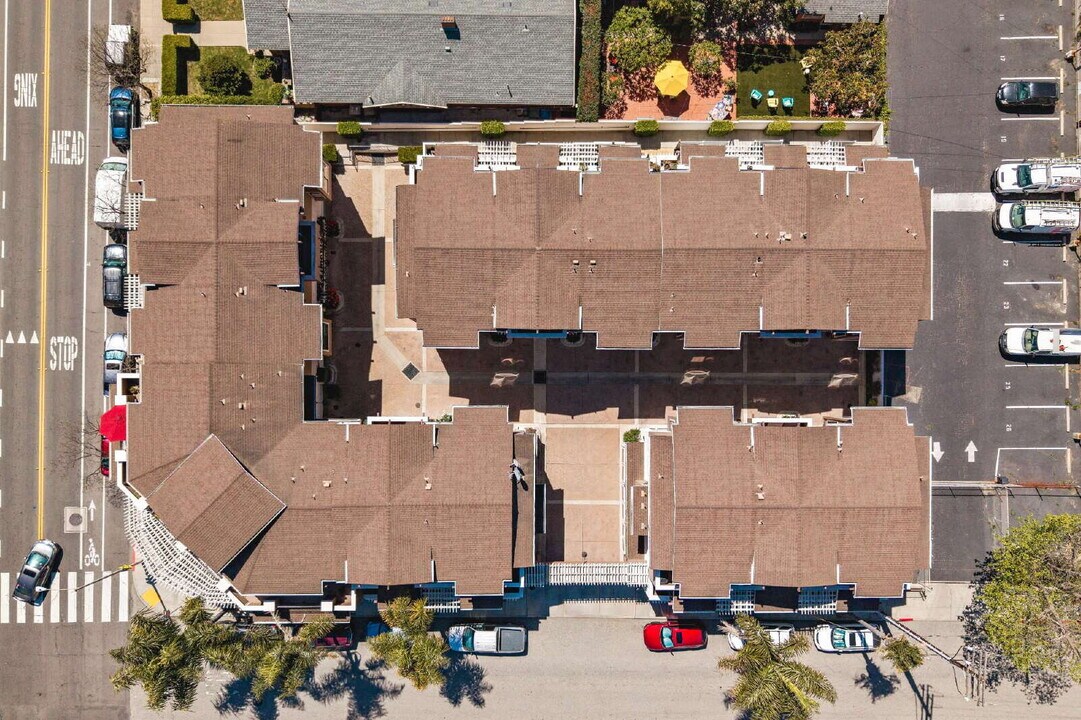 789 E Santa Clara St in Ventura, CA - Building Photo