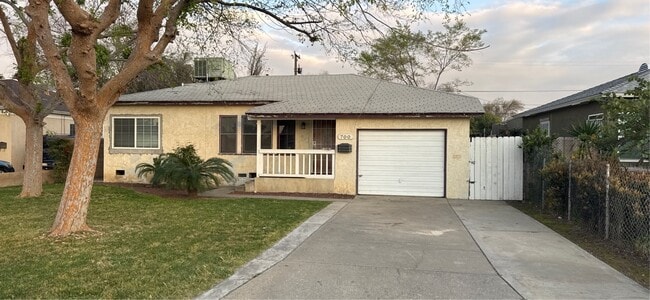 700 El Prado Dr in Bakersfield, CA - Building Photo - Building Photo