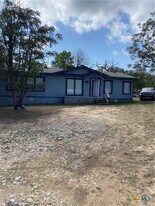 180 Acorn Ln in San Marcos, TX - Building Photo