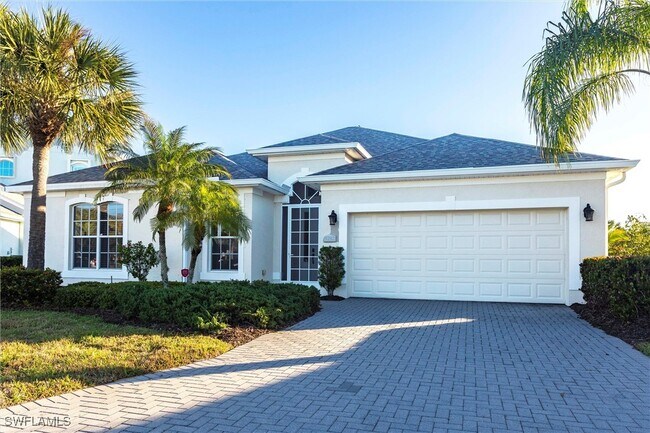 9282 Palm Island Cir in Ft. Myers, FL - Building Photo - Building Photo