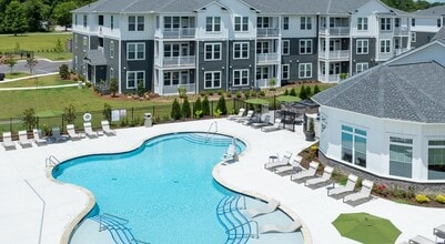 Hawthorne at New Bern in New Bern, NC - Foto de edificio - Building Photo