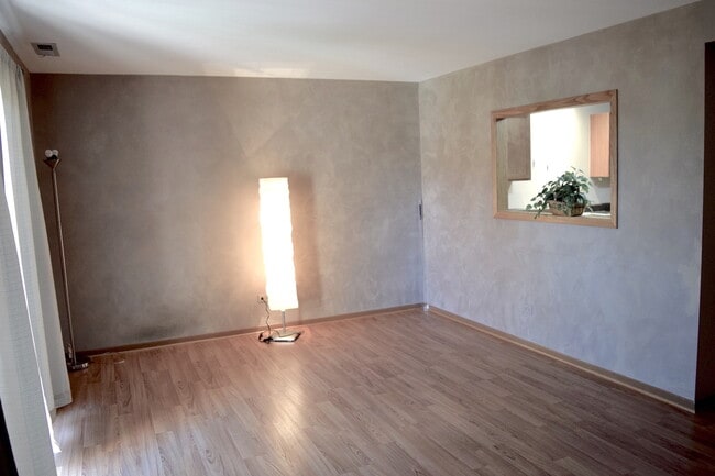 2258 Abbeywood Dr in Lisle, IL - Foto de edificio - Building Photo