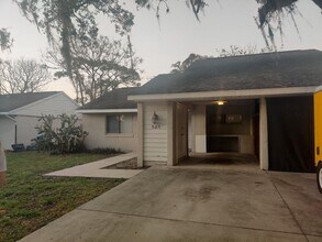 525 E Warren Ave in Longwood, FL - Building Photo - Building Photo