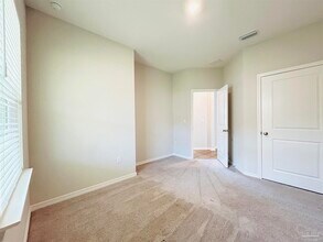 6230 Forest Pines Dr in Bellview, FL - Foto de edificio - Building Photo