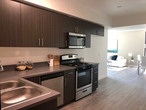 12203 Moorpark St. Studio City 91604 in Studio City, CA - Foto de edificio - Building Photo