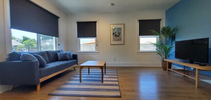 1311 Rolland Curtis Pl in Los Angeles, CA - Building Photo - Building Photo