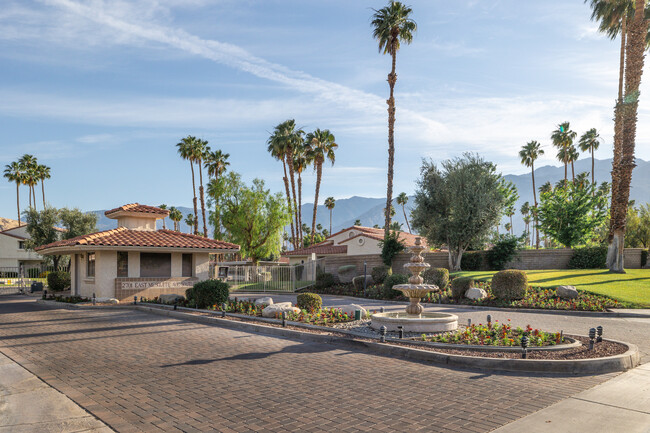 2701 E Mesquite Ave in Palm Springs, CA - Building Photo - Building Photo