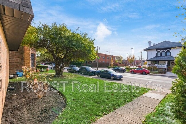 1170 Bryden Rd in Columbus, OH - Building Photo - Building Photo