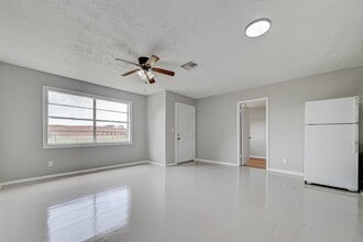 9709 Fairland Dr in Houston, TX - Building Photo - Building Photo