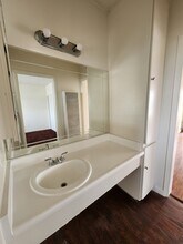 6833 Sepulveda Blvd in Van Nuys, CA - Building Photo - Building Photo