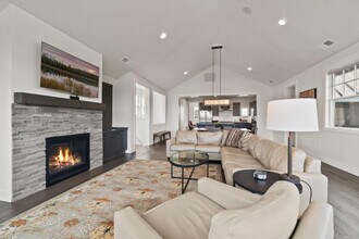 19234 Solomon Dr in Bend, OR - Building Photo - Building Photo