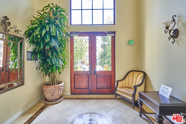 10617 Eastborne Ave-Unit -104 in Los Angeles, CA - Building Photo