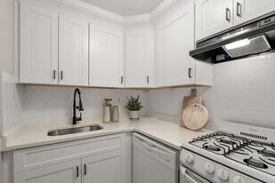 43 West St, Unit 42 WEST, #27 in Randolph, MA - Building Photo