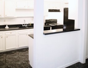 11540 Chimney Rock Rd in Houston, TX - Foto de edificio - Building Photo