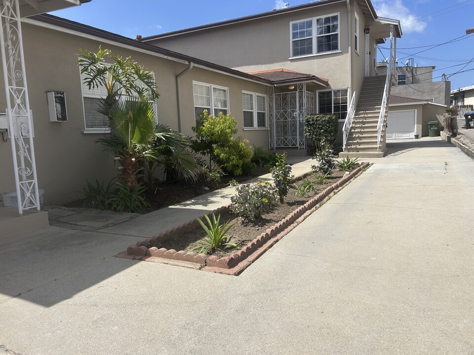 6943 1/2 Glasgow Ave, Unit Upper in Los Angeles, CA - Building Photo
