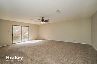 9214 Limestone Hill in San Antonio, TX - Building Photo - Building Photo