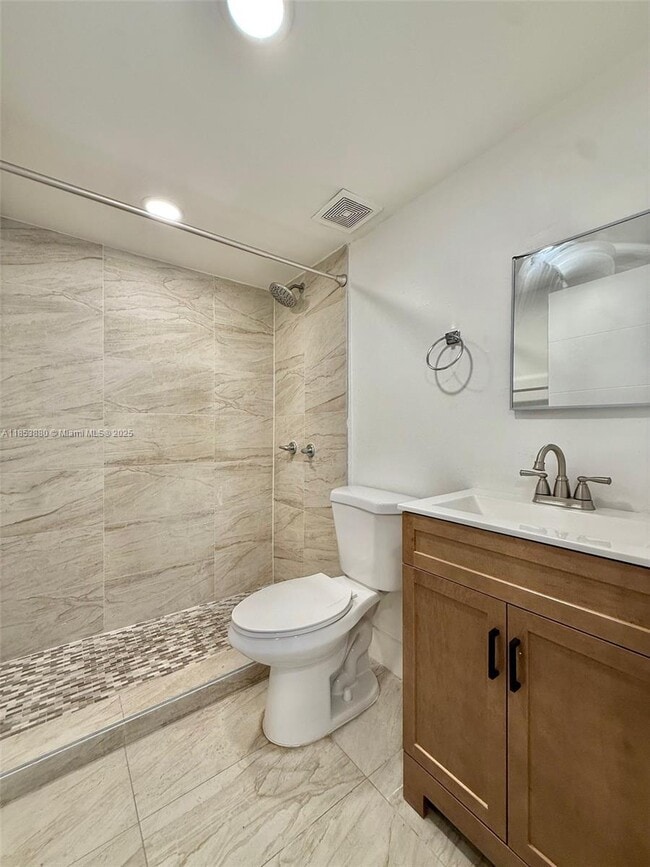 131 NW 77th St in Miami, FL - Building Photo - Building Photo