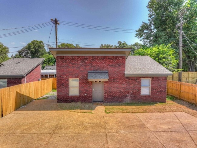 property at 1807 Jackson Ave
