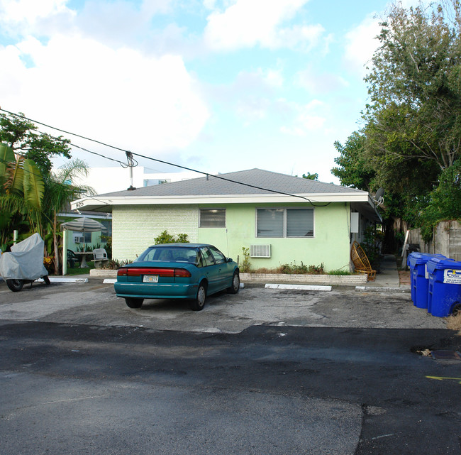 925 NE 17th Ave in Fort Lauderdale, FL - Building Photo - Building Photo