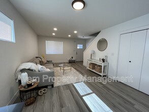 931 Prospect St in Oregon City, OR - Foto de edificio - Building Photo