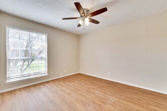 12101 Sage Hen Cir in Austin, TX - Building Photo - Building Photo