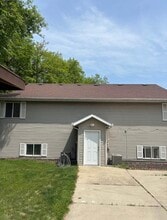 1023 44th St in Kenosha, WI - Foto de edificio - Building Photo