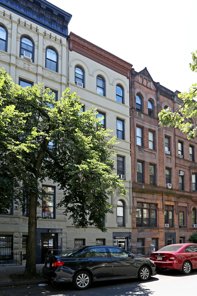 146 W 75th St in New York, NY - Foto de edificio - Building Photo