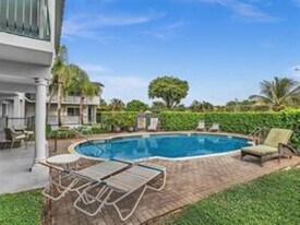 4001 NE 21st Ave, Unit 207 in Fort Lauderdale, FL - Building Photo
