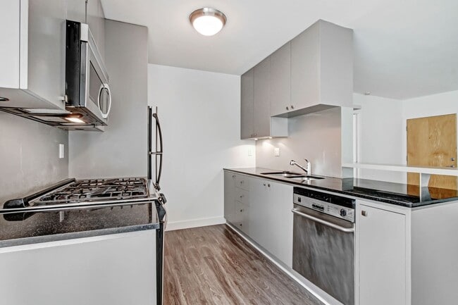117 Pacific St in Santa Monica, CA - Building Photo - Building Photo